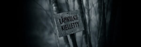 Kyltti, jossa lukee "Läpikulku kielletty".